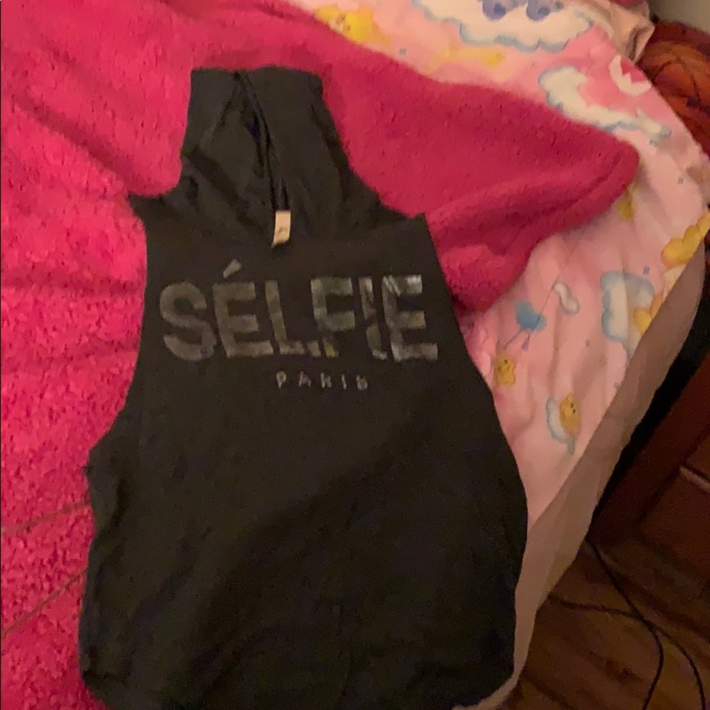 Shirt w a hoodie and sleeveless